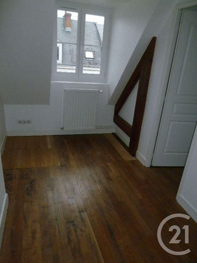 Appartement F2 à louer - 2 pièces - 32.59 m2 - CHATEAUNEUF SUR LOIRE - 45 - CENTRE - Century 21 Trois Rois